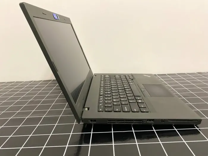 Ноутбук Б-клас Lenovo ThinkPad L460 / 14" (1920x1080) IPS / Intel Core i3-6100U (2 (4) ядра по 2.3 GHz) / 4 GB DDR4 / 192 GB SSD / Intel HD Graphics 520 / WebCam / miniDP б/в - зображення 5