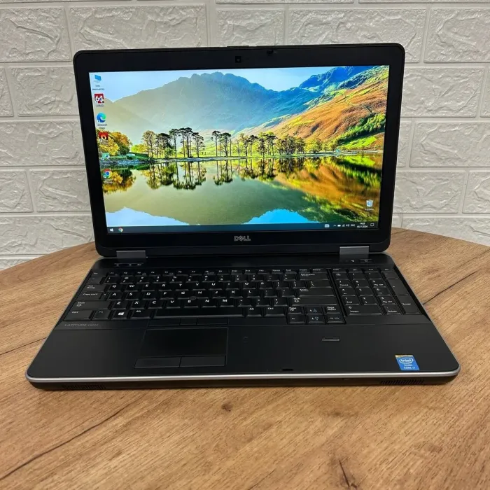 Ноутбук Б-клас Dell Latitude E6540 / 15.6" (1920x1080) IPS / Intel Core i7-4710MQ (4 (8) ядра по 2.5 - 3.5 GHz) / 8 GB DDR3 / 256 GB SSD / AMD Radeon HD 8790M, 2 GB GDDR5, 128-bit / WebCam / DVD-ROM б/в - зображення 2