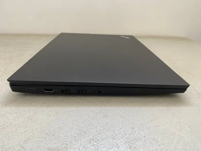 Ноутбук Lenovo ThinkPad E580 / 15.6" (1920x1080) IPS / Intel Core i3-8130U (2 (4) ядра по 2.2 - 3.4 GHz) / 8 GB DDR4 / 256 GB SSD / Intel UHD Graphics 620 / WebCam б/в - зображення 3