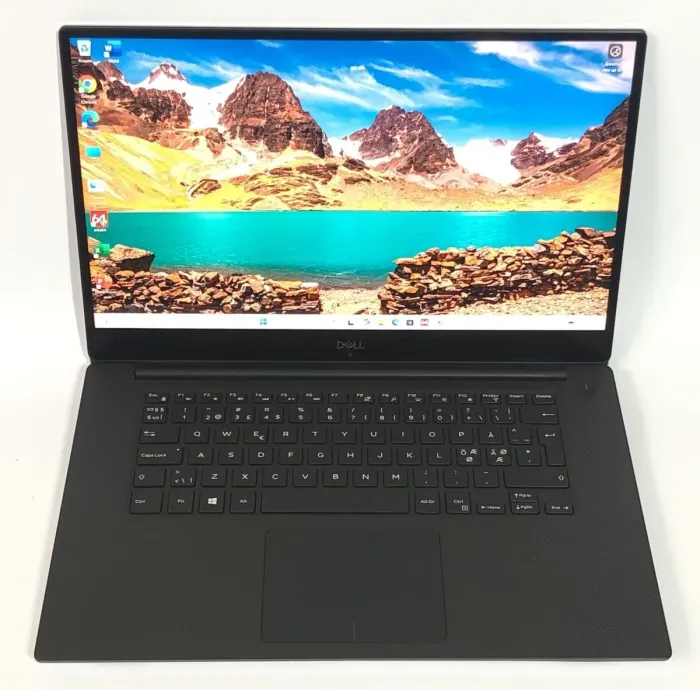 Мобільна робоча станція Dell Precision 5530 / 15,6" (3840x2160) IPS Touch / Intel Core i7-8850H (6 (12) ядер по 2,6 - 4,3 ГГц) / 16 ГБ DDR4 / 512 ГБ SSD / nVidia Quadro P1000, 4 ГБ GDDR5, 128-біт / Веб-камера / Win 11 Pro б/в - зображення 2