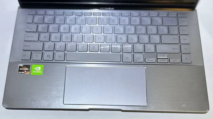 Ультрабук Б-клас Asus ZenBook 14 Q407IQ / 14" (1920x1080) IPS / AMD Ryzen 5 4500U (6 ядер по 2.3 - 4.0 GHz) / 8 GB DDR4 / 256 GB SSD / nVidia GeForce MX350, 2 GB GDDR5, 64-bit / WebCam / Win 11 Home б/в - зображення 7