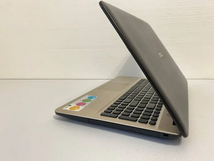 Ноутбук Asus R541U / 15.6" (1920x1080) TN / Intel Core i3-7100U (2 (4) ядра по 2.4 GHz) / 8 GB DDR4 / 128 GB SSD / Intel HD Graphics 620 / WebCam / DVD-ROM б/в - зображення 6