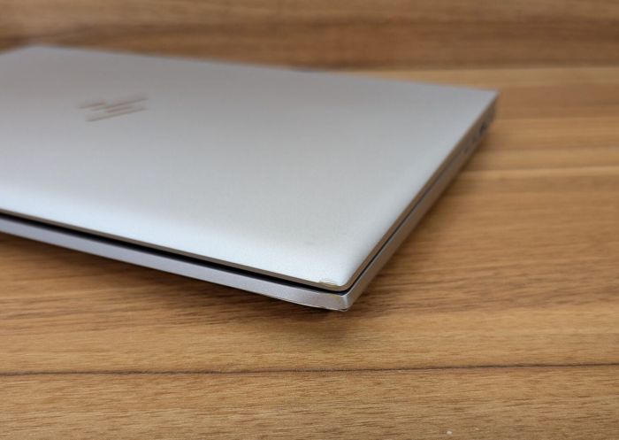 Ультрабук Б-клас HP EliteBook 840 G8 / 14" (1920x1080) IPS / Intel Core i7-1185G7 (4 (8) ядра по 3.0 - 4.8 GHz) / 16 GB DDR4 / 512 GB SSD / Intel Iris Xe Graphics / WebCam / TouchID / Windows 10 б/в - зображення 4