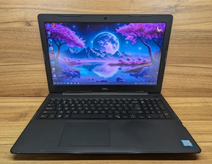 Ноутбук Б-клас Dell Latitude 3590 / 15.6" (1920x1080) IPS / Intel Core i7-8550U (4 (8) ядра по 1.8 - 4.0 GHz) / 16 GB DDR4 / 480 GB SSD / AMD Radeon 530, 2 GB GDDR5, 64-bit / WebCam / Windows 10 б/в - зображення 2