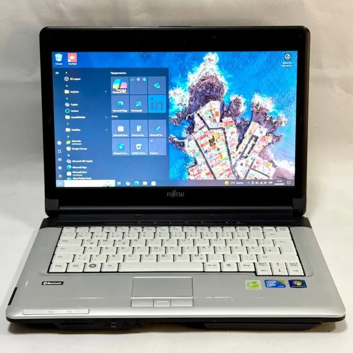 Ноутбук Fujitsu LifeBook S710 / 14" (1366x768) TN / Intel Core i7-620M (2 (4) ядра по 2.66 - 3.33 GHz) / 8 GB DDR3 / 500 GB HDD / Intel HD Graphics / WebCam / Windows 10 Pro б/в - зображення 2