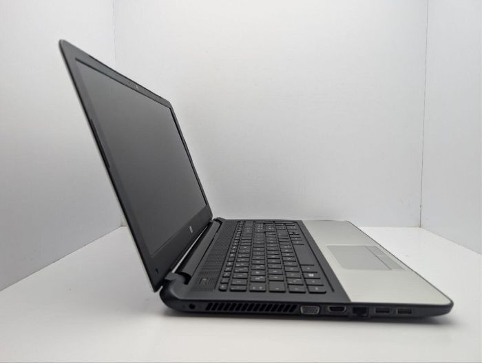 Ноутбук HP 350 G1 / 15.6" (1366x768) TN / Intel Pentium 3558U (2 ядра по 1.7 GHz) / 8 GB DDR3 / 500 GB HDD / Intel HD Graphics / WebCam / DVD-ROM б/в - изображение 4