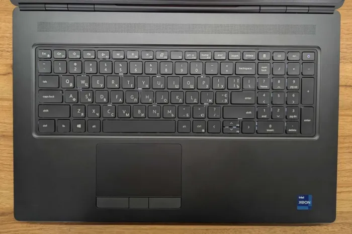 Мобільна робоча станція Б-клас Dell Precision 7760 / 17.3" (3840x2160) IPS / Intel Xeon W-11855M (6 (12) ядер по 3.2 - 4.9 GHz) / 32 GB DDR4 / 1000 GB SSD / nVidia RTX A4000, 8 GB GDDR6, 256-bit / WebCam / Windows 11 б/в - зображення 4