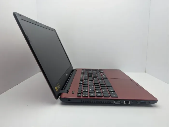 Ноутбук Acer Aspire E5-571 / 15.6" (1920x1080) TN / Intel Core i5-4258U (2 (4) ядра по 2.4 - 2.9 GHz) / 8 GB DDR3 / 500 GB HDD / Intel Iris Graphics 5100 / WebCam б/в - изображение 4