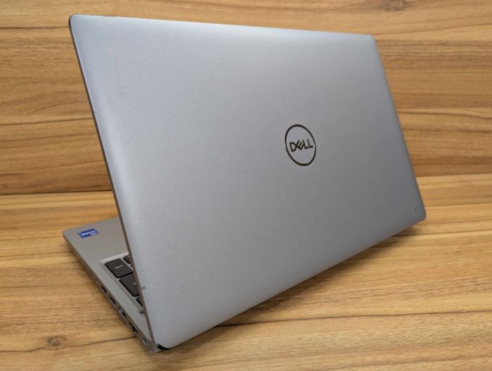 Ультрабук Dell Latitude 5520 / 15.6" (1920x1080) IPS Touch / Intel Core i7-1165G7 (4 (8) ядра по 2.8 - 4.7 GHz) / 24 GB DDR4 / 512 GB SSD / Intel Iris Xe Graphics / WebCam / TouchID / Windows 11 б/в - зображення 7