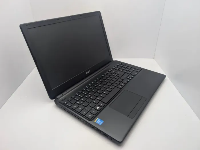 Ноутбук Acer Aspire E1-572 / 15.6" (1366x768) TN / Intel Core i5-4200U (2 (4) ядра по 1.6 - 2.6 GHz) / 8 GB DDR3 / 500 GB HDD / Intel HD Graphics 4400 / WebCam б/в - зображення 3