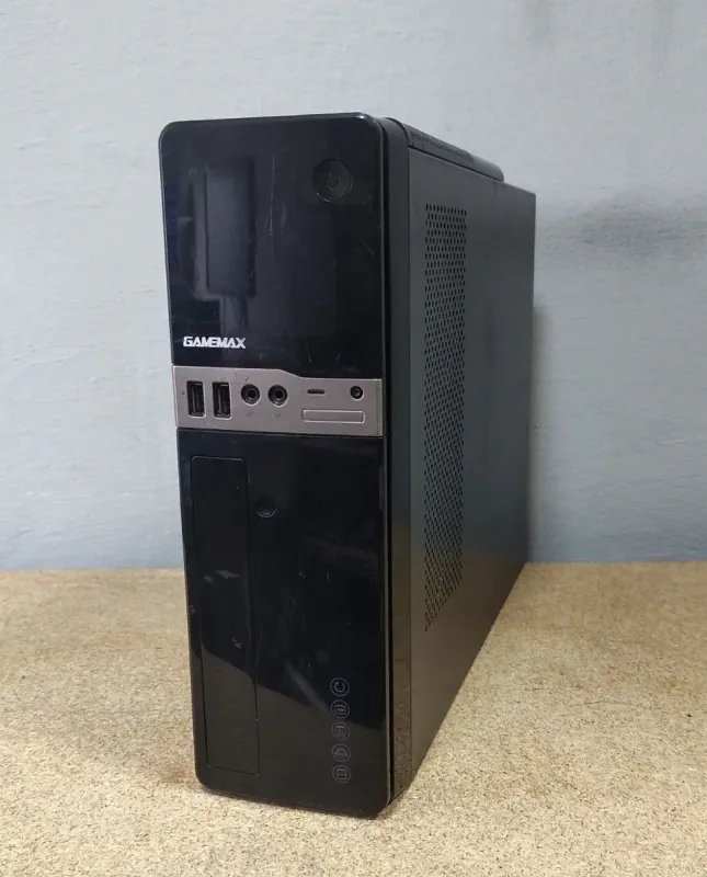 Комплект ПК: Gamemax SFF / Intel Core i3-4130 (2 (4) ядра по 3.4 GHz) / 8 GB DDR3 / 120 GB SSD / Intel HD Graphics 4400 + Монітор HP EliteDisplay S231d / 23" (1920x1080) IPS / VGA, DP / WebCam б/в - зображення 3