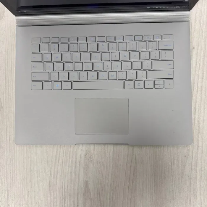 Ігровий ультрабук-трансформер Б-класу Microsoft Surface Book 2 / 15.0" (3240x2160) IPS Touch / Intel Core i7-8650U (4 (8) ядра по 1.9 - 4.2 GHz) / 16 GB DDR3 / 256 GB SSD NVMe / nVidia GeForce GTX 1060, 6 GB GDDR5, 192-bit / WebCam б/в - зображення 7