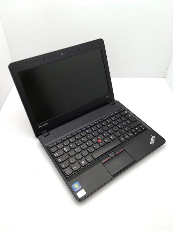 Нетбук Lenovo ThinkPad X121e / 12.1" (1366x768) TN / AMD E-450 (2 ядра по 1.65 GHz) / 6 GB DDR3 / 320 GB HDD / AMD Radeon HD 6320 Graphics / WebCam / АКБ не тримає б/в - зображення 3