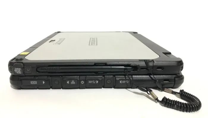 Захищений нетбук-трансформер Б-клас Panasonic Toughbook CF-20 MK2 / 10.1" (1920x1200) IPS Touch / Intel Core i5-7Y57 (2 (4) ядра по 1.2 - 3.3 GHz) / 8 GB DDR3 / 256 GB SSD / Intel HD Graphics 615 / WebCam / Win 10 Pro б/в - зображення 4