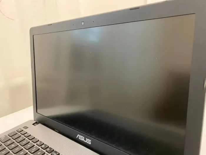 Ноутбук Б-клас Asus F550J / 15.6" (1920x1080) TN / Intel Core i5-4200H (2 (4) ядра по 2.8 - 3.4 GHz) / 12 GB DDR3 / 240 GB SSD / nVidia GeForce GTX 850M, 2 GB GDDR3, 128-bit / WebCam / DVD-RW / HDMI б/в - зображення 4