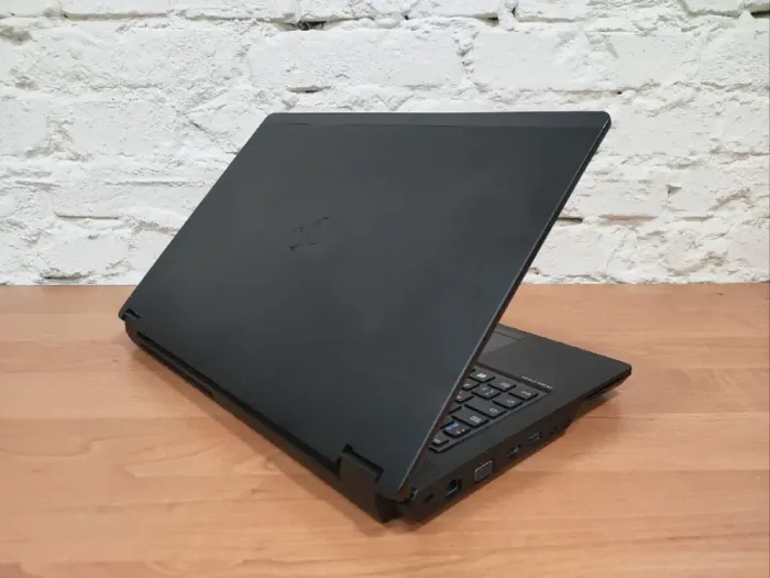 Мобільна робоча станція Fujitsu Celsius H780 / 15.6" (1920x1080) IPS / Intel Core i7-8750H (6 (12) ядер по 2.2 - 4.1 GHz) / 32 GB DDR4 / 480 GB SSD / nVidia Quadro P2000, 4 GB GDDR5, 128-bit / WebCam / 4G б/в - зображення 5