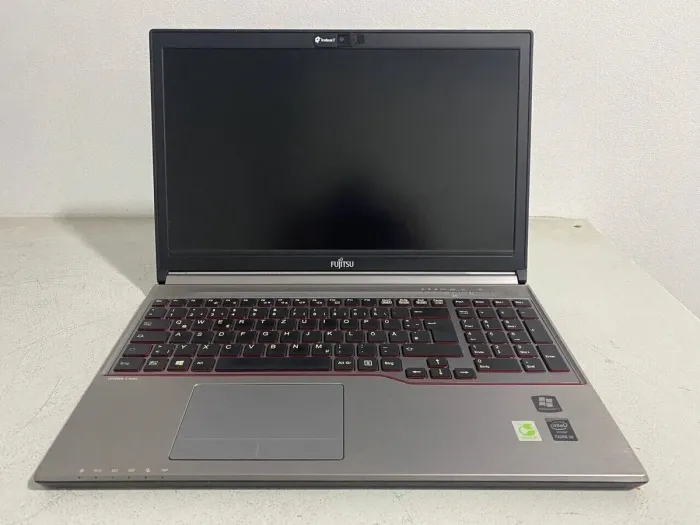 Ноутбук Fujitsu LifeBook E754 / 15.6" (1920x1080) IPS / Intel Core i5-4200M (2 (4) ядра по 2.5 - 3.1 GHz) / 8 GB DDR3 / 240 GB SSD / Intel HD Graphics 4600 / WebCam / DVD-ROM б/в - зображення 2