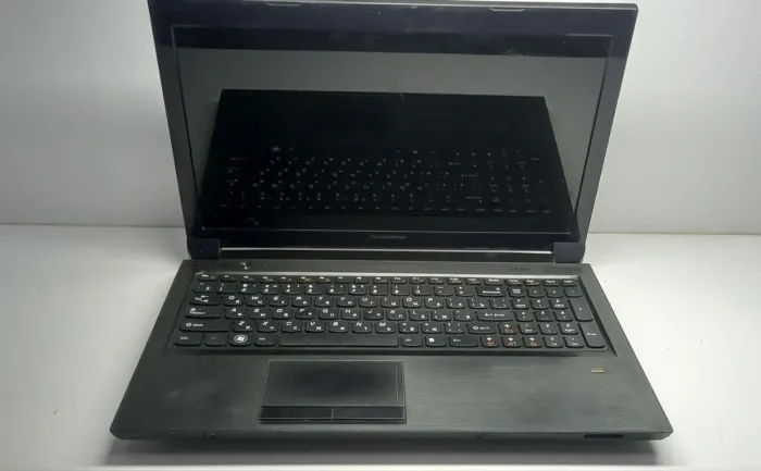 Ноутбук Lenovo B570 / 15.6" (1366x768) TN / Intel Core i3-2330M (2 (4) ядра по 2.2 GHz) / 8 GB DDR3 / 1000 GB HDD / nVidia GeForce 410M, 1 GB DDR3, 64-bit / WebCam б/в - зображення 2