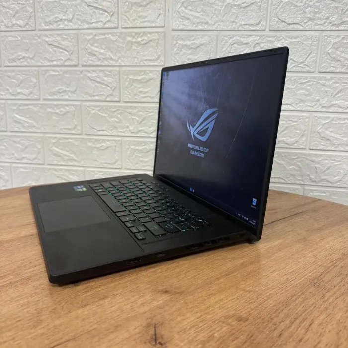 Ігровий ноутбук Б-клас Asus ROG Zephyrus M16 GU603ZM / 16" (1920x1200) IPS / Intel Core i7-12700H (14 (20) ядер по 3.5 - 4.7 GHz) / 16 GB DDR5 / 512 GB SSD NVMe / nVidia GeForce RTX 3060, 6 GB GDDR6, 192-bit / WebCam б/в - зображення 5