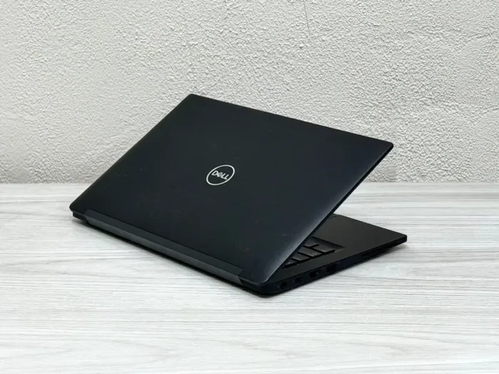Ноутбук Dell Latitude 7390 / 13.3" (1920x1080) IPS Touch / Intel Core i7-8650U (4 (8) ядер по 1.9 - 4.2 GHz) / 16 GB DDR4 / 256 GB SSD M.2 / Intel UHD Graphics 620 / WebCam / Win 10 Pro б/в - зображення 6