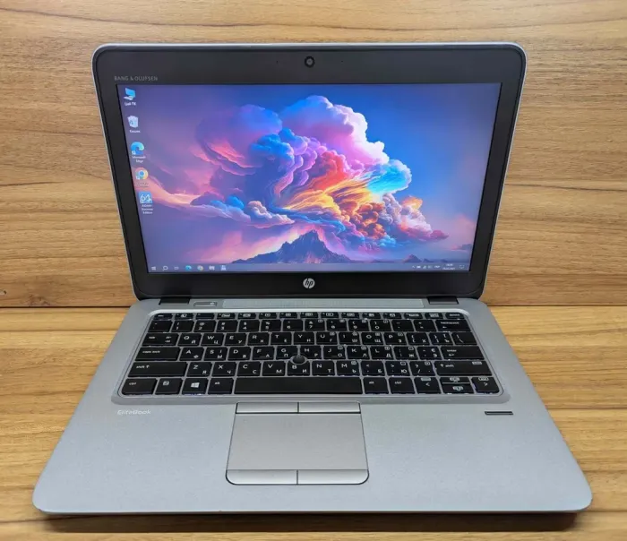 Нетбук HP EliteBook 820 G3 / 12.5" (1366x768) TN / Intel Core i7-6700U (4 (8) ядра по 3.4 - 4.0 GHz) / 8 GB DDR3 / 240 GB SSD / Intel HD Graphics 530 / WebCam / Fingerprint / Windows 10 б/в - зображення 2