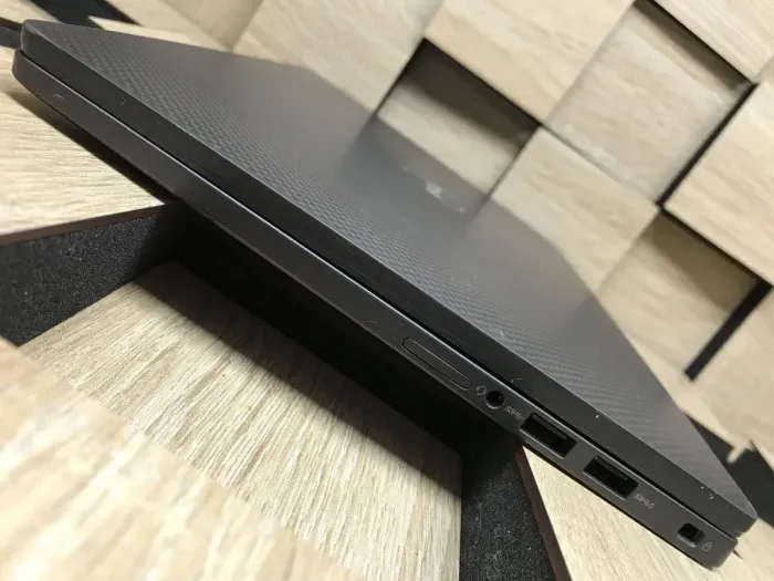 Ультрабук Dell Latitude 7410 / 14" (1920x1080) IPS / Intel Core i5-10310U (4 (8) ядра по 1.7 - 4.4 GHz) / 8 GB DDR4 / 240 GB SSD M.2 / Intel UHD Graphics / WebCam / USB 3.2 / HDMI / Windows 10 б/в - зображення 6