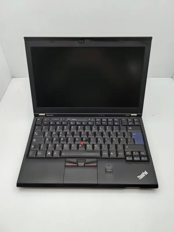 Нетбук Lenovo ThinkPad X220 / 12.5" (1366x768) TN / Intel Core i5-2520M (2 (4) ядра по 2.5 - 3.2 GHz) / 8 GB DDR3 / 120 GB SSD / Intel HD Graphics 3000 / WebCam б/в - зображення 2