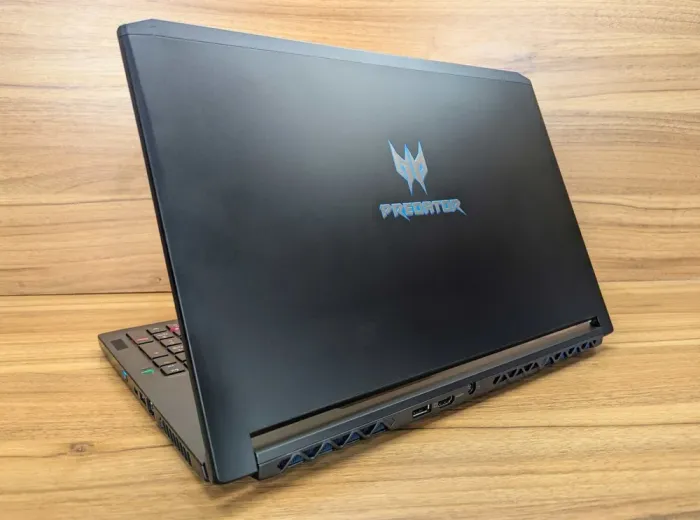 Ігровий ноутбук Acer Predator Triton 700 / 15.6" (1920x1080) IPS / Intel Core i7-7700HQ (4 (8) ядра по 2.8 - 3.8 GHz) / 32 GB DDR4 / 512 GB SSD + 512 GB SSD / nVidia GeForce GTX 1080, 8 GB GDDR5X, 256-bit / WebCam / Windows 10 б/в - зображення 9