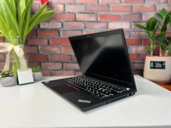 Ультрабук Lenovo ThinkPad T14 Gen 1 / 14" (1920x1080) IPS / AMD Ryzen 5 PRO 4650U (6 (12) ядер по 2.1 - 4.0 GHz) / 16 GB DDR4 / 256 GB SSD M.2 / AMD Radeon RX Vega 6 Graphics / WebCam б/в - зображення 9