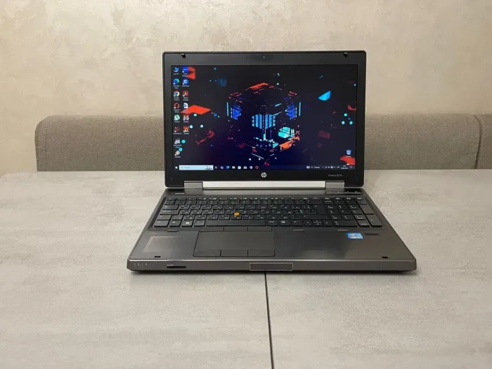 Мобільна робоча станція HP EliteBook 8570w / 15.6" (1920x1080) TN / Intel Core i7-3720QM (4 (8) ядра по 2.6 - 3.6 GHz) / 12 GB DDR3 / 64 GB SSD + 500 GB HDD / nVidia Quadro K1000M, 2 GB GDDR3, 128-bit б/в - зображення 2