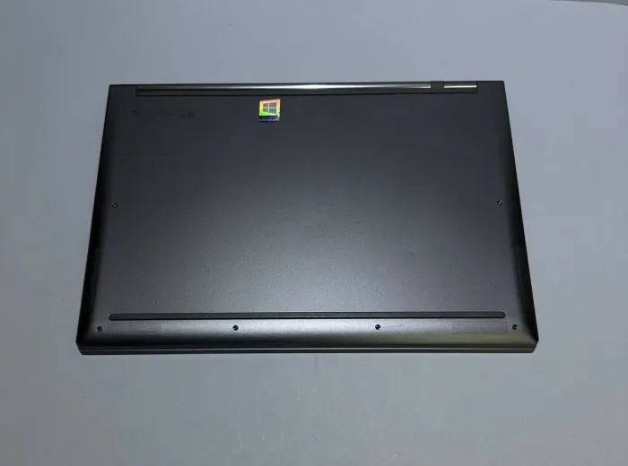 Ноутбук-трансформер Lenovo Yoga C930-13Ikb / 13" (1920х1080) IPS Touch / Intel Core i7-8550U (4 (8) ядра по 1.8 - 4.0 GHz) / 12 GB DDR4 / 256 GB SSD / Intel UHD Graphics 620 / WebCam / Win 11 б/в - зображення 4