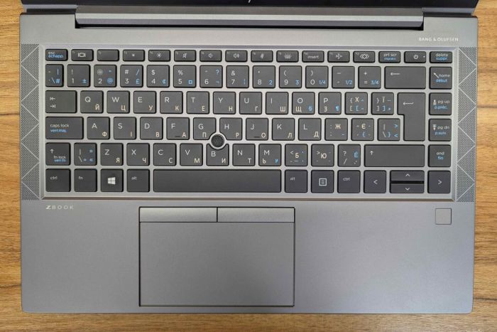 Мобільна робоча станція HP zBook Firefly 14 G8 / 14" (1920x1080) IPS / Intel Core i7-1165G7 (4 (8) ядра по 2.8 - 4.7 GHz) / 16 GB DDR4 / 512 GB SSD / nVidia T500, 4 GB GDDR6, 64-bit / WebCam / Fingerprint / Windows 11 б/в - зображення 3