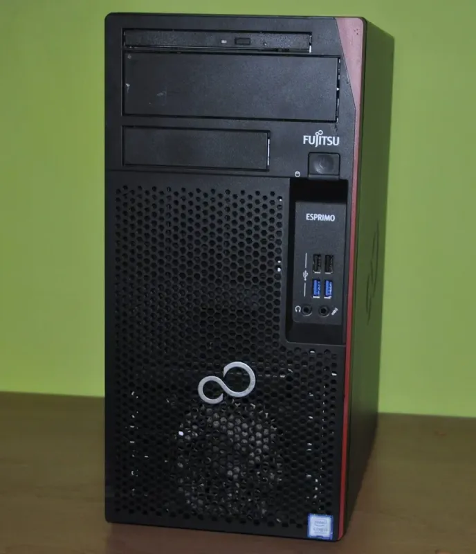 Комп'ютер Fujitsu Esprimo P558 E85 Tower / Intel Core i3-8100 (4 ядра по 3.6 GHz) / 8 GB DDR4 / 120 GB SSD + 500 GB HDD / Intel UHD Graphics 630 / Windows 11 Pro б/в - зображення 3