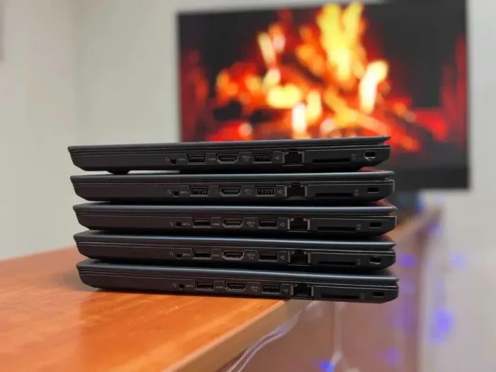 Ноутбук Lenovo ThinkPad T470 / 14" (1920x1080) IPS / Intel Core i5-6200U (2 (4) ядра по 2.3 - 2.8 GHz) / 8 GB DDR4 / 256 GB SSD M.2 / Intel HD Graphics 520 / WebCam / Windows 10 б/в - зображення 7