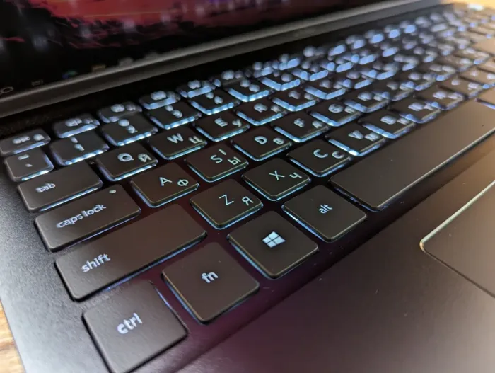 Ігровий ноутбук Dell Vostro 7500 / 15.6" (1920x1080) IPS / Intel Core i7-10750H (6 (12) ядер по 2.6 - 5.0 GHz) / 16 GB DDR4 / 512 GB SSD / nVidia GeForce GTX 1650 Ti, 4 GB GDDR6, 128-bit / WebCam / Fingerprint / Windows 10 б/в - зображення 6