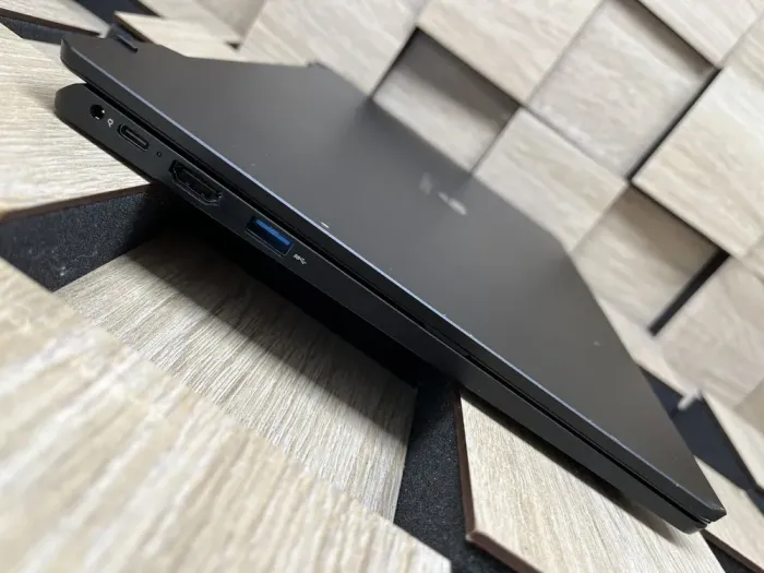 Ультрабук Gateway GWTC71427-BK / 14.1" (1920x1080) IPS Touch / Intel Core i7-1255U (10 (12) ядер по 2.8 - 4.7 GHz) / 8 GB DDR4 / 512 GB SSD M.2 / Intel UHD Graphics / WebCam б/в - зображення 5