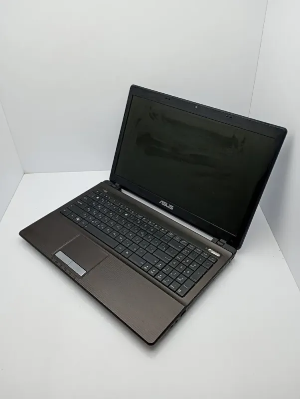 Ноутбук Asus K53/15.6" (1366x768) TN/AMD E-450 (2 ядра по 1.65 GHz)/6 GB DDR3/120 GB SSD/AMD Radeon HD 6320 Graphics/WebCam/АКБ не тримає б/в - зображення 4