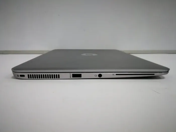 Ноутбук HP EliteBook Folio 1040 G3 / 14" (1920x1080) TN / Intel Core i5-6300U (2 (4) ядра по 2.4 - 3.0 GHz) / 8 GB DDR4 / 256 GB SSD / Intel HD Graphics 520 / WebCam / HDMI б/в - зображення 4