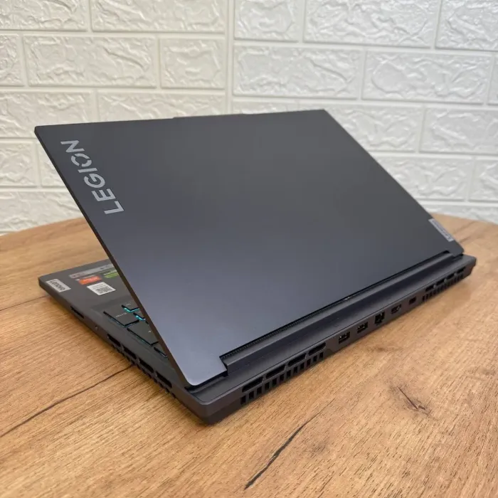 Ігровий ноутбук Lenovo Legion Slim 5 16APH8 / 16" (1920x1200) IPS / AMD Ryzen 5 7640HS (6 (12) ядер по 4.3 - 5.0 GHz) / 16 GB DDR5 / 512 GB SSD / nVidia GeForce RTX 4060, 8 GB GDDR6, 128-bit / WebCam б/в - зображення 6