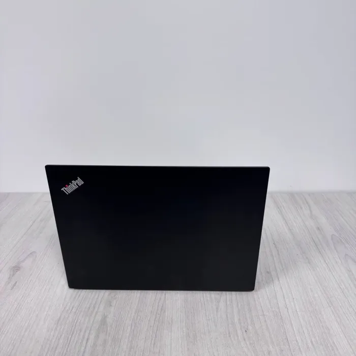 Ноутбук Lenovo ThinkPad E480 / 14" (1920x1080) IPS / Intel Core i5-8250U (4 (8) ядра по 1.6 - 3.4 GHz) / 8 GB DDR4 / 256 GB SSD NVMe / Intel UHD Graphics 620 / WebCam б/в - зображення 3