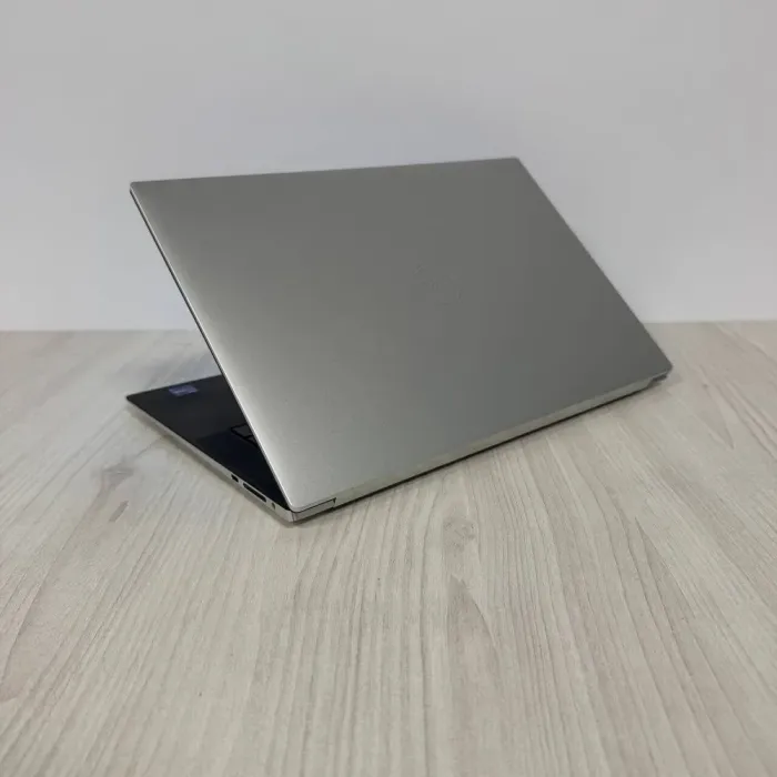 Ігровий ноутбук Dell XPS 15 9510 / 15.6" (1920x1200) IPS / Intel Core i9-11900H (8 (16) ядер по 2.1 - 4.9 GHz) / 32 GB DDR4 / 512 GB SSD NVMe / nVidia GeForce RTX 3050 Ti, 4 GB GDDR6, 128-bit / WebCam б/в - зображення 6