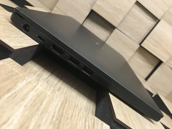 Ноутбук Б-клас Dell Latitude 7490 / 14" (1920x1080) IPS / Intel Core i5-8350U (4 (8) ядра по 1.7 - 3.6 GHz) / 8 GB DDR4 / 256 GB SSD M.2 / Intel UHD Graphics 620 / WebCam / USB 3.1 / HDMI б/в - зображення 5