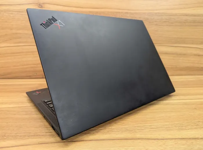 Ультрабук Б-клас Lenovo ThinkPad X1 Carbon Gen9 / 14" (1920x1080) IPS / Intel Core i5-1145G7 (4 (8) ядра по 2.6 - 4.4 GHz) / 16 GB DDR4 / 256 GB SSD / Intel Iris Xe Graphics / Windows 11 б/в - зображення 7
