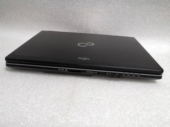 Ноутбук Fujitsu LifeBook S782 / 14" (1600x900) TN / Intel Core i5-3340M (2 (4) ядра по 2.7 - 3.4 GHz) / 4 GB DDR3 / 500 GB HDD / Intel HD Graphics 4000 / WebCam / DVD-ROM / DisplayPort б/в - зображення 7