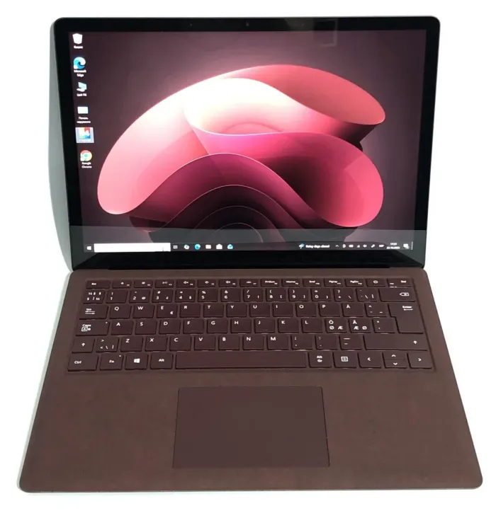 Ультрабук Microsoft Surface Laptop 1 1769 / 13.5" (2256x1504) IPS Touch / Intel Core i7-7660U (2 (4) ядра по 2.5 - 4.0 GHz) / 8 GB DDR4 / 256 GB SSD NVMe / Intel Iris Plus Graphics 640 / WebCam / Win 10 Pro б/в - зображення 2