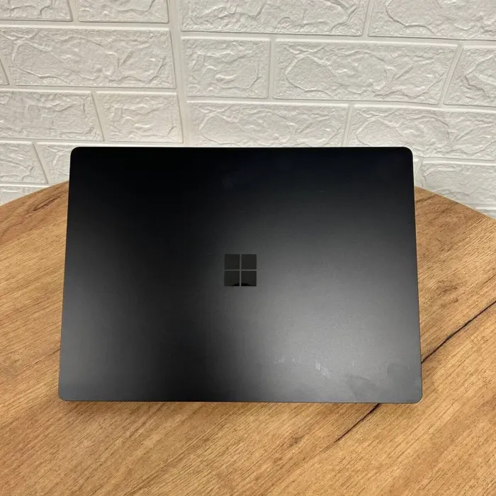 Ультрабук Microsoft Surface Laptop 5 / 13.5" (2256x1504) IPS / Intel Core i5-1245U (10 (12) ядер по 3.3 - 4.4 GHz) / 16 GB DDR4 / 512 GB SSD / Intel Iris Xe Graphics / WebCam б/в - зображення 3