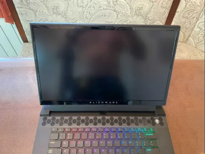 Ігровий ноутбук Dell Alienware M15 R4 / 15.6" (1920x1080) IPS / Intel Core i7-10870H (8 (16) ядер по 2.2 - 5.0 GHz) / 16 GB DDR4 / 512 GB SSD / nVidia GeForce RTX 3070, 8 GB GDDR6, 256-bit / WebCam б/в - зображення 5