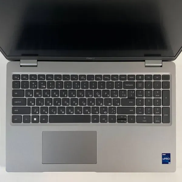 Ультрабук Dell Latitude 5530 / 15.6" (1920x1080) IPS / Intel Core i5-1245U (10 (12) ядер по 1.2 - 4.4 GHz) / 16 GB DDR4 / 256 GB SSD / Intel Iris Xe Graphics / WebCam / HDMI б/в - зображення 3