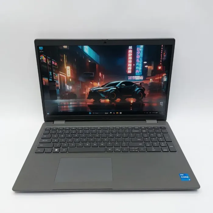 Ультрабук Dell Latitude 3540 / 15.6" (1920x1200) IPS / Intel Core i5-1335U (10 (12) ядер по 3.4 - 4.6 GHz) / 16 GB DDR4 / 256 GB SSD / Intel Iris Xe Graphics / WebCam б/в - зображення 2