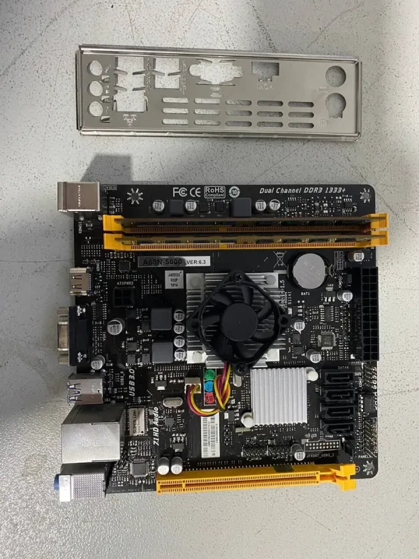 Комплект: Материнська плата Biostar A68N-5600 / AMD A10-4655M (4 ядра по 2.0 - 2.8 GHz) / 8 GB DDR3 / Socket FP2 / Задня заглушка б/в - изображение 3